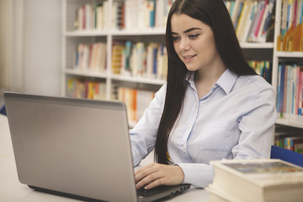 Estudiantes de Maestría en Educación Básica
