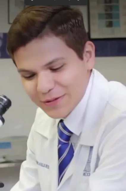 Foto real de estudiante de Maestría en Educación