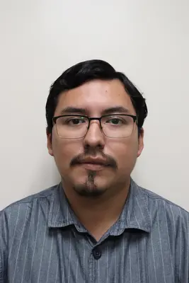 Foto real de estudiante de Psicología