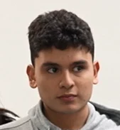 Foto real de estudiante de Bachillerato en línea