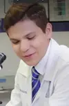 Foto real de estudiante de Maestría en Educación